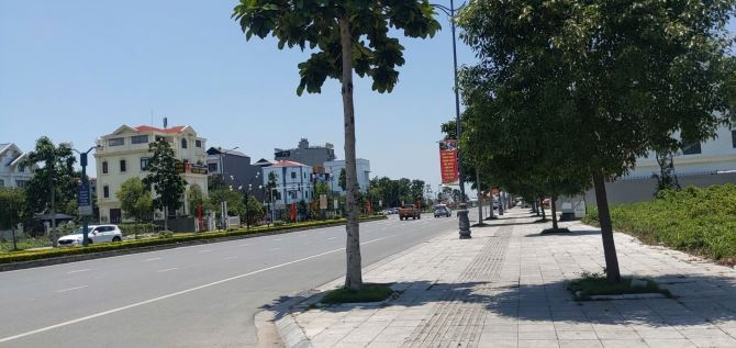 Bán BT Đại Hoàng Long . Mặt Lý Thánh Tông . dt 345m . mt 15m . hướng ĐN . giá 48 tỷ 300 - 1