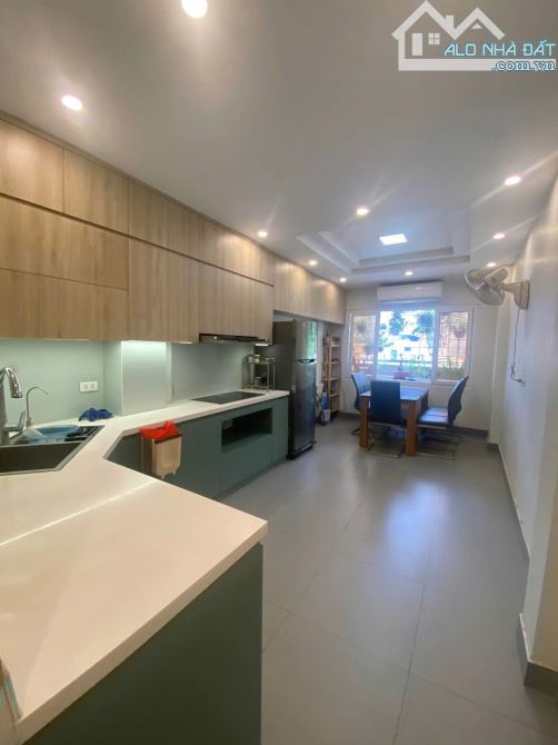 Văn Cao, 46m2, 5 tầng, ô tô vào nhà, gần Hồ Tây, Liễu Giai, giá 16.3 tỷ - 1