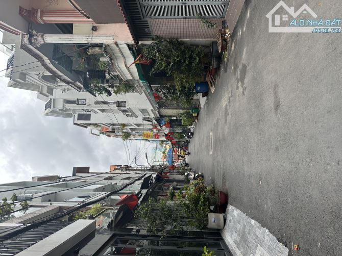 Bán nhà riêng 4PN DTsàn 250m2 NGAY CV Làng Hoa - cạnh QUANG TRUNG SHR vuông vức nở hậu - 1