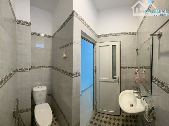 Bán nhà mặt tiền Thạnh Lộc 29 Q12-68m² 4 tầng-Hẻm tải thông nhau-Giá 7.1 tỷ - 1