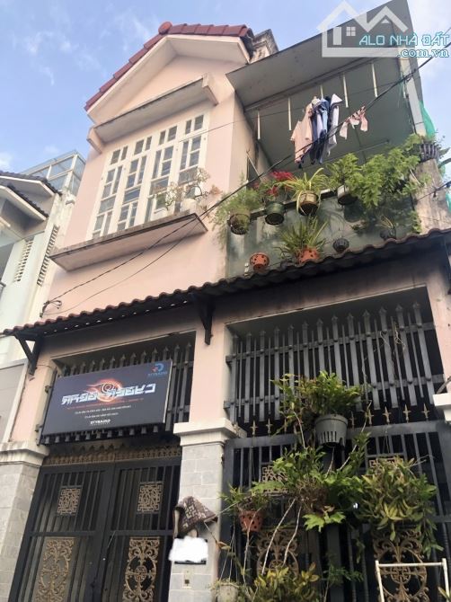 NHÀ 2 LẦU GẦN LÃ XUÂN OAI- TNPA- THỦ ĐỨC. HXH QUAY ĐẦU _ GIÁ 6.1TỶ.  + VỊ TRÍ tại đường 16 - 1