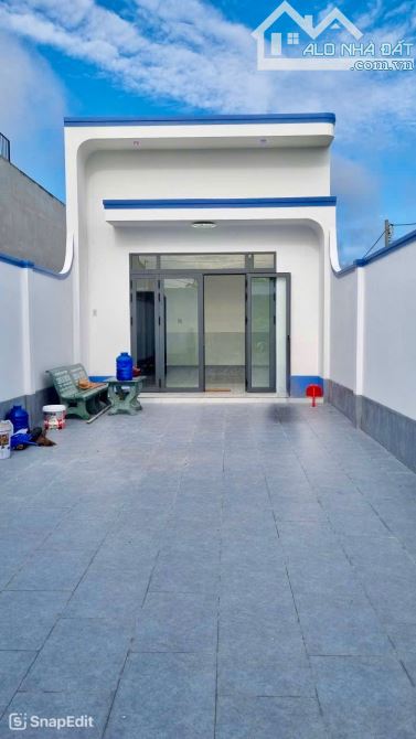 Cần bán nhà mặt tiền nhựa mới 100% cách Võ Văn Kiệt 80m - 1