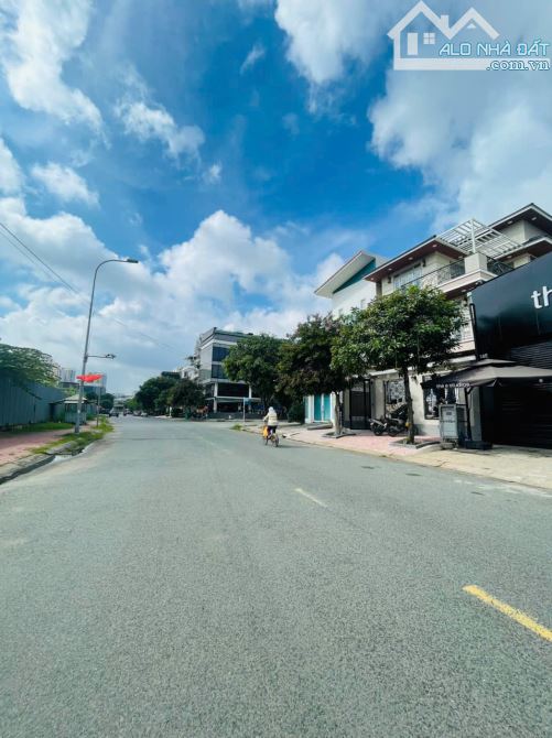 Hàng hot thị trường ! Mặt tiền đường Cao Đức Lân,phường An Phú_Sẵn C4 200m2 ngang 10m xây - 1