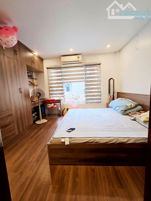 VIỆT HƯNG Ở NGAY - 4 TẦNG MỊN MÀNG - Ô TÔ NGÀY ĐÊM - 6 TỶ NHỎ - 1