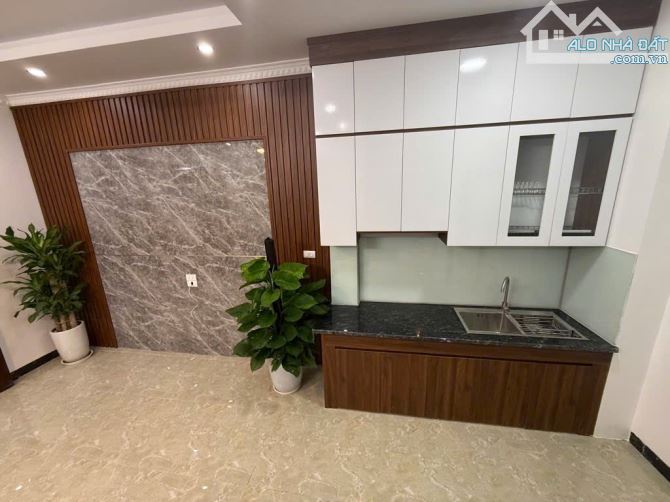 Bán nhà Cổ Linh - 36m2 - Nhỉnh 5 tỷ - Ô tô cách 15m - 2 thoáng - 1