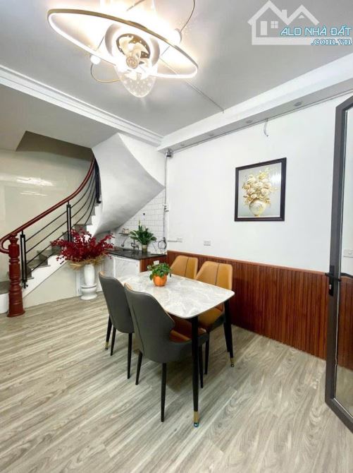 Cần bán nhà 5 tầng phố Cầu Đất Hoàn Kiếm  sổ đỏ 3 phòng ngủ dt 20m 3mt giá 4 tỷ tặng nội t - 1