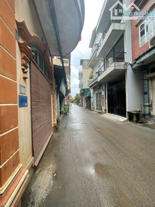 GIẢM 300TR - LÔ ĐẤT – TRUNG TÂM, GẦN BẾN XE YÊN NGHĨA, DT 45M2, MT 4M, Ô TÔ ĐỖ CỬA - 2