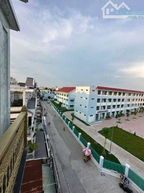 BÁN NHÀ MỚI ĐẸP GẦN TÊN LỬA 4 TẦNG (4X17) VUÔNG 2 MẶT HẺM XE HƠI 4PN GIÁ 6.X TỶ - 2