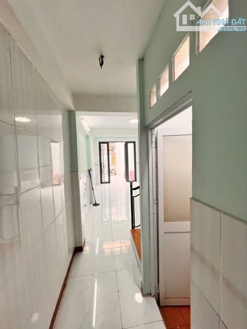 Bán nhà hẻm ba gác tại đường Cách Mạng Tháng 8 Q3 Dt(3.8 x 12m) giá 6.9 tỷ - 2