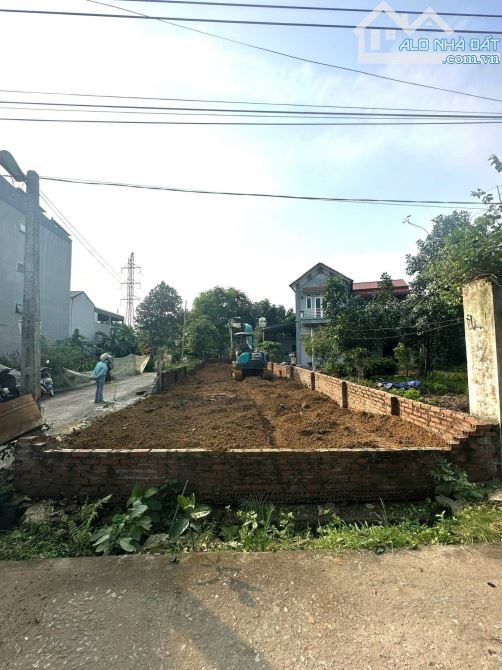 Bán gần 200m đất lô góc đẹp tại tân xã. Khu vực nhiều chung cư mini. Tại hòa lạc - 2