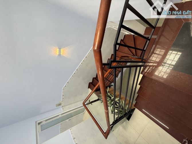 Bán nhà diện tích khủng 4,5 x 17m trên đường Phan Huy Ích Phường 12 Gò Vấp hẻm xe hơi - 2