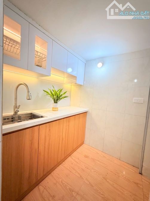 Bán căn hộ tập thể Nguyễn chí thanh tt đống đa lô góc thoáng sáng - 2