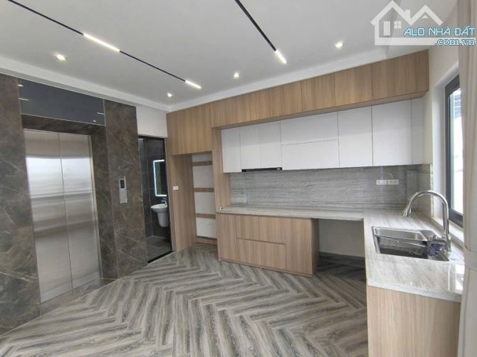 Bán Nhà Phố Cổ Linh - Trạm- Long Biên: 50m2 x6Tang Thang Máy Full Nội Thất Đẹp.Gía 10Tỷ Nh - 2