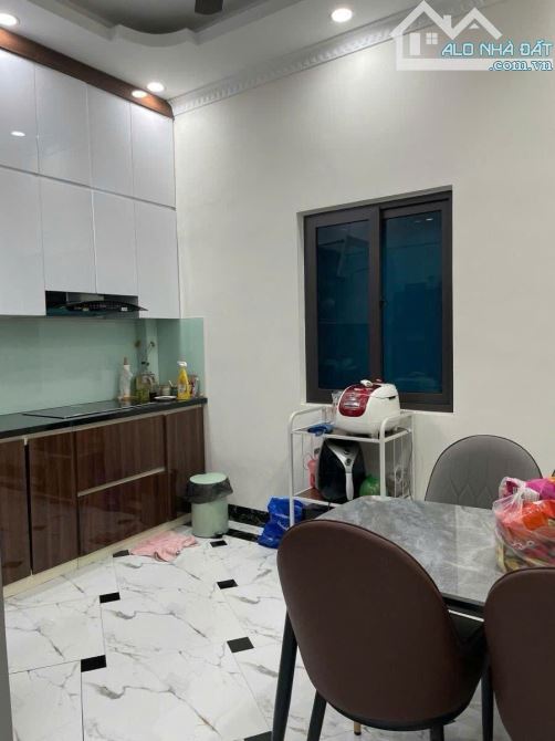Bán nhà đẹp Pháo Đài Láng 40m ra ô tô ngõ to thông 5 tầng 44m2 mới đẹp đủ nội thất ở luôn - 2