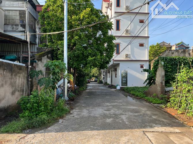 Chính chủ cần thanh khoản gấp lô đất 3 mặt thoáng đường ô tô tránh trong khu Viện Rau - 2