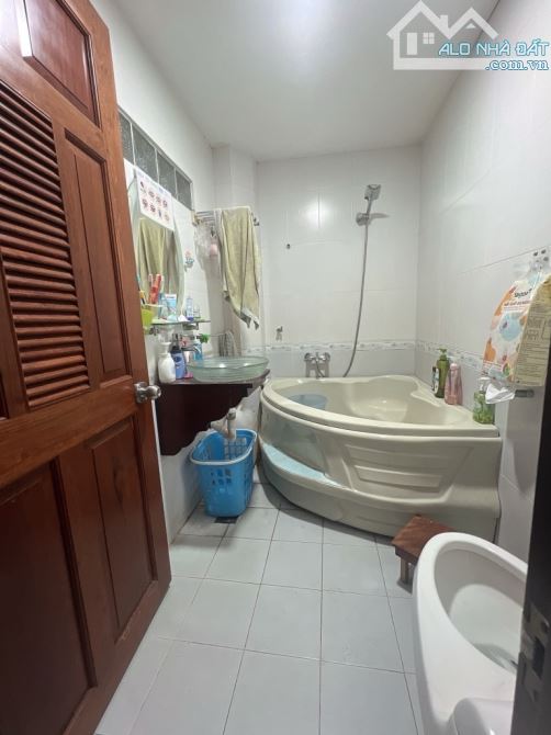 B.ÁN NH.À 1 đời chủ, xây kiên cỗ nôi thất gỗ xịn  Lạc Long Quân 4 x 11 -Gần giáp chợ tân b - 2