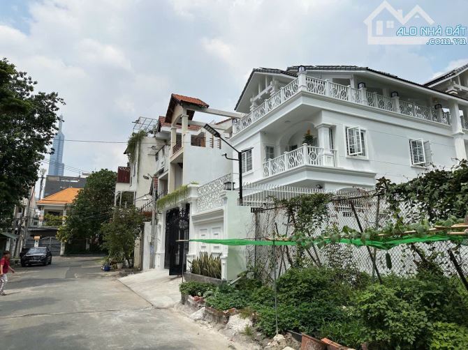 Bán biệt thự 79/11 Đường số 12 Bình An Q2 DT 20x31 CN611m2 chỉ 86tỷ - 2