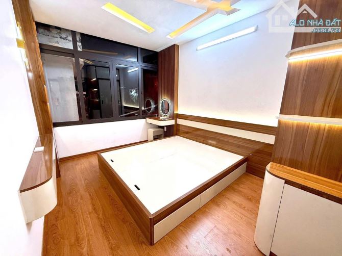 Bán nhà Láng Hạ, 20m, 5 tầng, nhà đẹp, full nội thất, gần phố. - 2