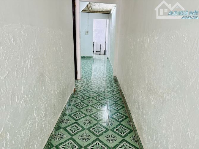 Giá 10.5 triệu- Hẻm Xe Oto Đinh Bộ Lĩnh - Trệt lững, 3PN , 1WC - 2