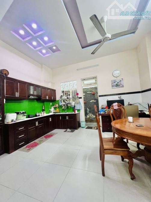BÁN NHÀ MẶT TIỀN TÂY SƠN - 95M2-3 PHÒNG NGỦ-2WC-KẾ BÊN SIÊU THỊ AONE TÂN PHÚ - 2