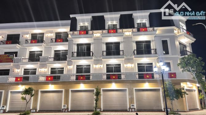 NHÀ LIỀN KỀ 4 TẦNG KDT BIỂN BÌNH SƠN - Phan Rang - 2