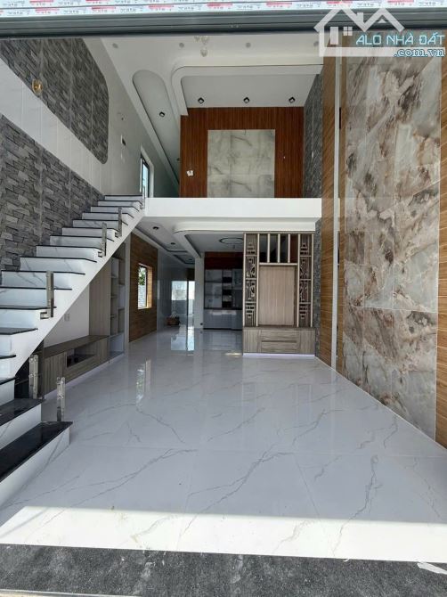 BÁN NHÀ GÁC LỬNG HIỆN ĐẠI TẠI LONG ĐẤT, NGANG 6M, GIÁ 1TY550 - 2