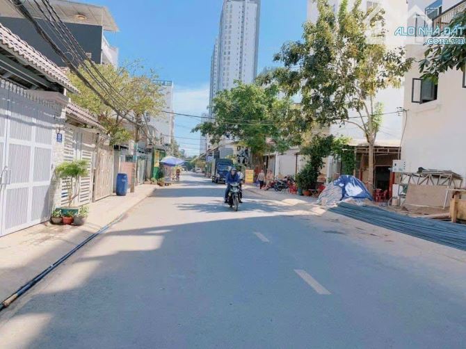 Phòng chdv có gác, rộng, cửa sổ lớn - 2