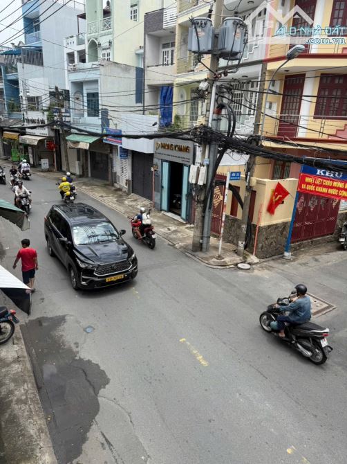 MT nguyễn quý anh. DT: 4x12m nhà 1 lầu. vị trí kinh doanh đông đúc. - 2