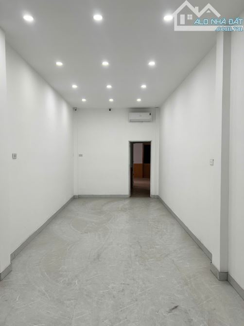 Cho thuê nhà mặt tiền đường Nguyễn Ái Quốc 1 trệt 1 lầu - 2