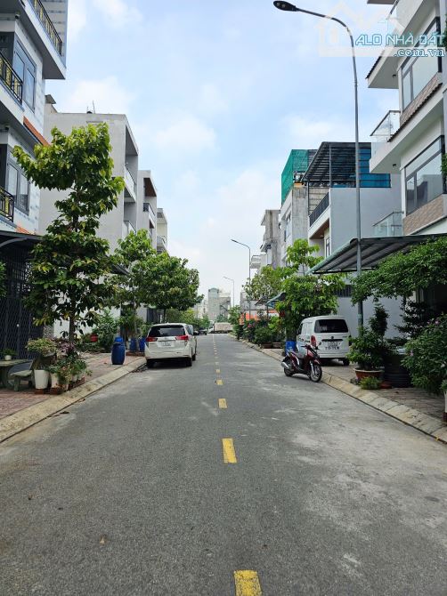 6,2Tỷ TL🔥Bán nhà Hoàn Công 1 trệt 3 lầu, Ngang 5m KDC Phú Hồng Thịnh, p.Bình An, Tp.Dĩ An - 2