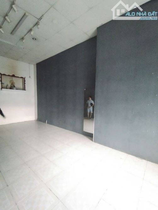 Cho thuê nhà mặt tiền đường Nguyễn Ái Quốc, nhà đẹp, thuận lợi kinh doanh - 2