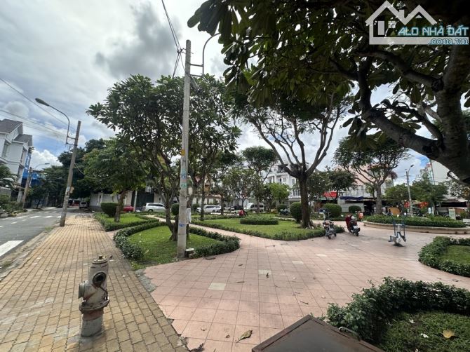 SIÊU PHẨM ĐỘC NHẤT VIEW CÔNG VIÊN – LÔ GÓC 365M² – 4 TẦNG – QUẬN 8 - 2