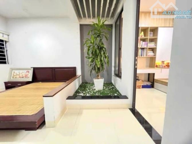 SIÊU PHẨM NHÀ ĐẸP MỄ TRÌ: 40M2 5 TẦNG - LÔ GÓC - DÂN XÂY - NGÕ THÔNG - Ô TÔ QUA NHÀ! - 2