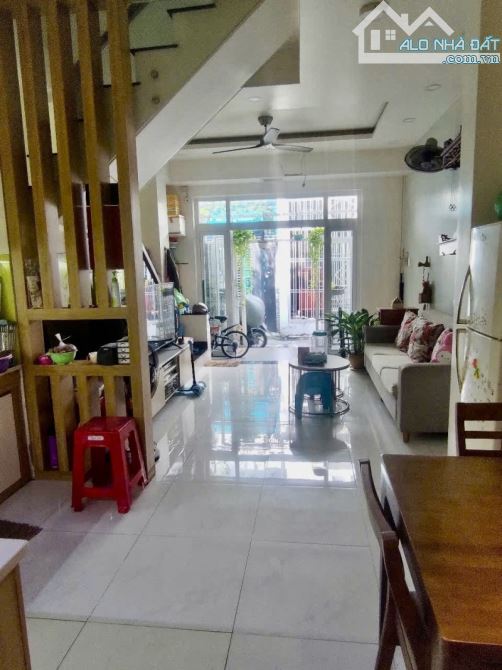 BÁN NHÀ TÂY THẠNH, TÂN PHÚ, 5,5 TY CÒN BỚT, 3 TẦNG BTCT, NHÀ ĐẸP, Ở NGAY 44m2 - 2
