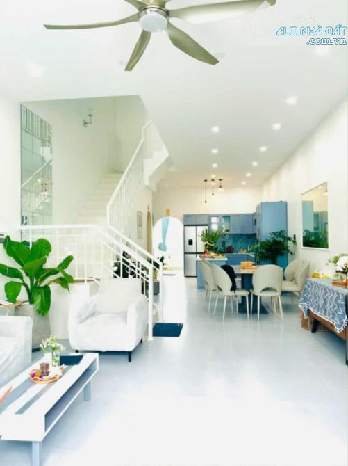 Cần bán gấp căn nhà 2 tầng ở Đường Võ Văn Đồng, khu vực Tân trà - 2