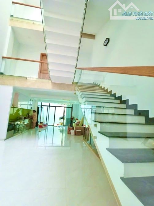 Nhà Phố - Nguyễn Thị Thập - Quận 7 - 5x28 - 4 Tầng - Xe Hơi Đậu Cửa - Chỉ 15.x Tỷ - 2