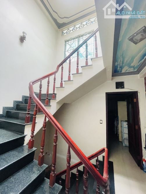 TRẦN HƯNG ĐẠO QUẬN 5, HẺM 4M CÁCH MT 20M DT 50M2 4 TẦNG MỚI ĐẸP. - 2