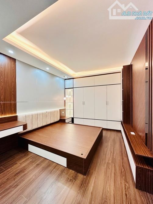 Trên 7ty đã có ngay nhà Bồ Đề 5 tầng full nội thất. Gần Hồng Tiến, bệnh viện Tâm Anh 20m t - 2