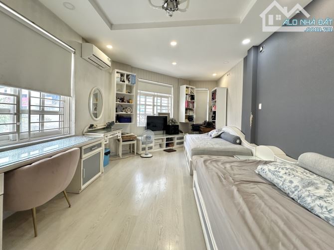 Bán Gấp Nhà MT Đường Hoa Lan, Phú Nhuận, DT 4 x 16m, 4 Tầng, Chỉ 26.5 Tỷ - 2