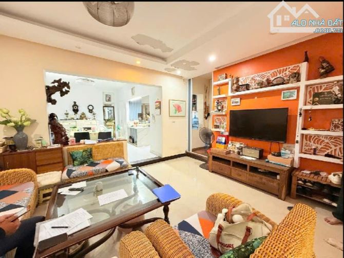 Bán nhà biệt thự phố Võ Thị Sáu, DT 110 m2, MT 8 m, sát hồ - 2