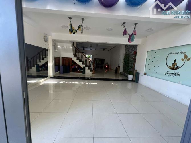 Nhà 3 tầng 1 tum đường Nguyễn Bặc Vĩnh Hòa dt 80m2 ngang 6m cách biển 500m - 2
