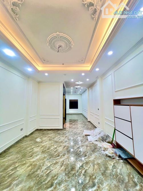 BÁN NHÀ 8 TẦNG PHỐ ĐỘI CẤN - QUẬN BA ĐÌNH - THANG MÁY - FUL NỘI THẤT - GẦN MẶT PHỐ - 2
