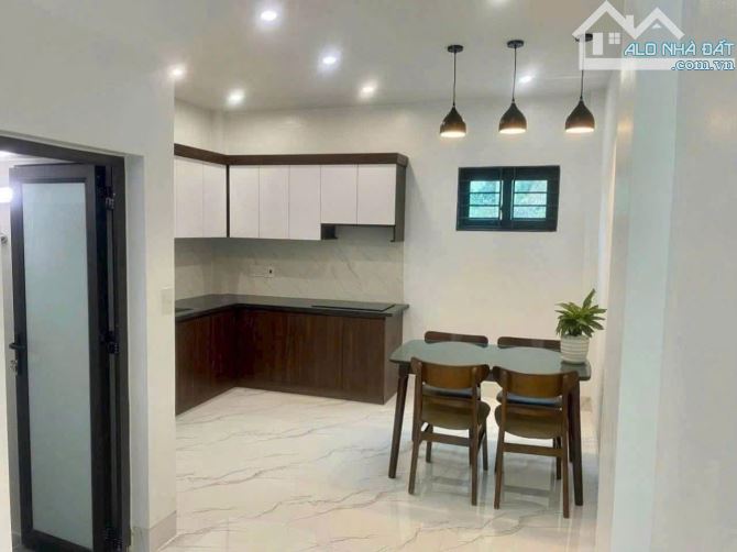 Bán nhà 3 tầng  ngõ rộng ngắn hoàng lộc, hải dương - 2