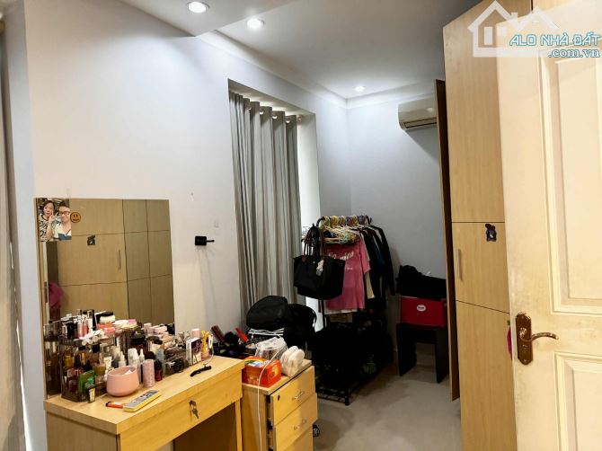 Giá rẻ nhất khu vực!!! Căn hộ Sky Garden 3 2PN 2WC - 2