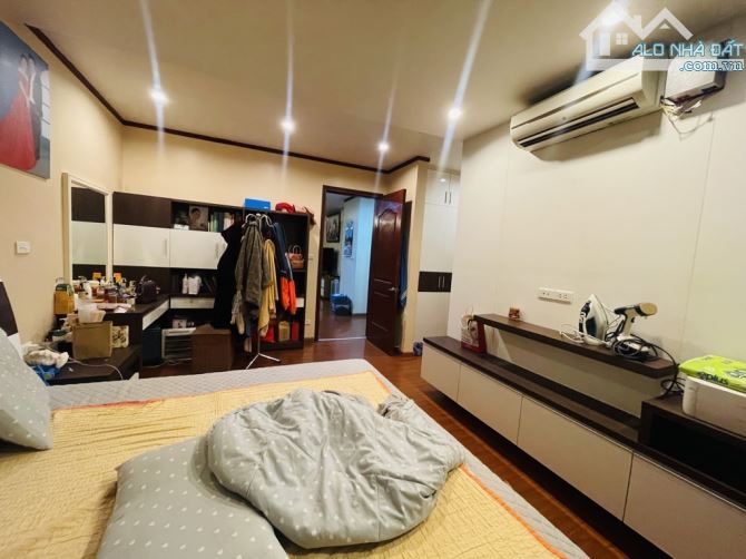 Bán Căn Hộ Vinaconex 1 Khuất Duy Tiến Dt 206m 4PN View Hồ hướng ĐN giá 60tr/m ở luôn - 2
