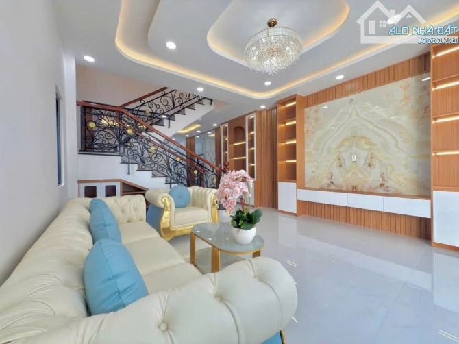Bán nhà lầu mới xây 1 xẹc đường lớn - cách chợ Thạnh Phú 500m - 2