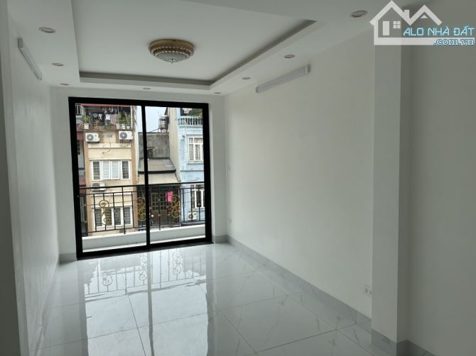 Bán nhà Gia Quất ô tô đỗ cổng- 40m2 - Chẵn 7 tỷ - 2