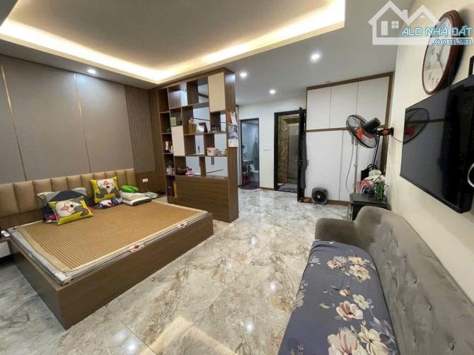 HƠN 7 TỶ, PHÂN LÔ KIM GIANG, 35M, 5 TẦNG, NGÕ THÔNG TỨ PHÍA, GẦN TRƯỜNG HỌC VÀ BỆNH VIỆN. - 2