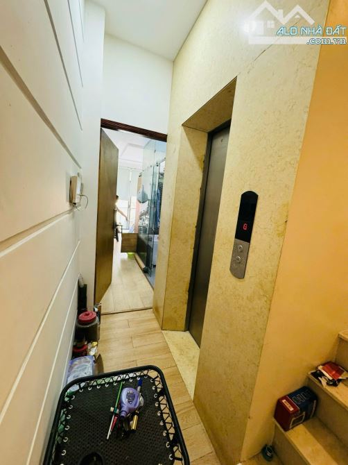 Bán Nhà CMT8 Quận 3 – DT 3.1x10.4m – 5 Tầng Có Thang Máy – Giá 8.9 Tỷ - 2