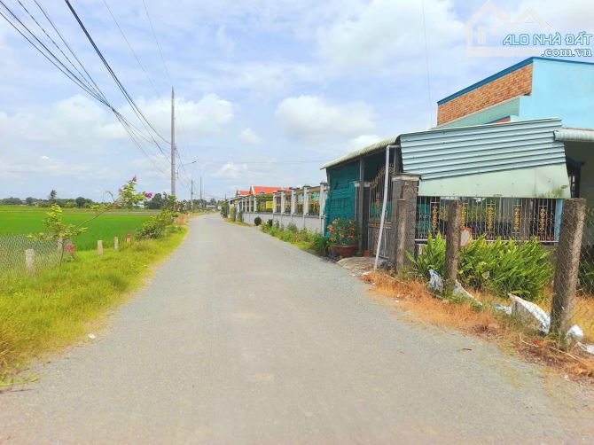 Hàng thơm, 132m2 đất thổ đường ô tô Nguyễn Thị Lầu chỉ 395tr - 2